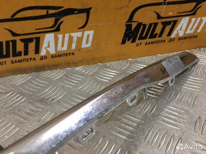 Хром решетки радиатора передний правый Hyundai