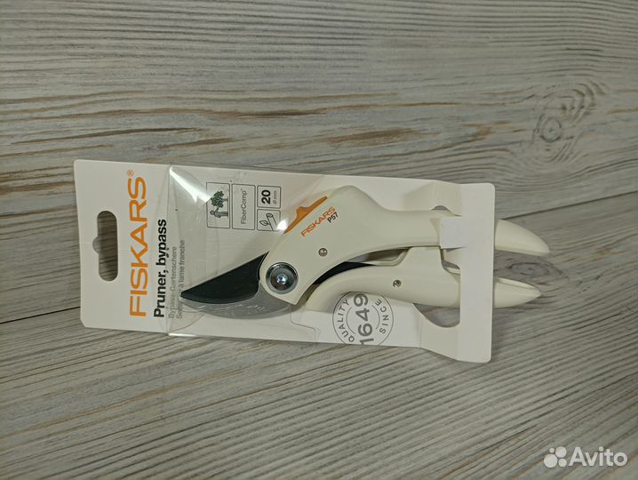 Плоскостной секатор Fiskars PowerLever P57 1026916