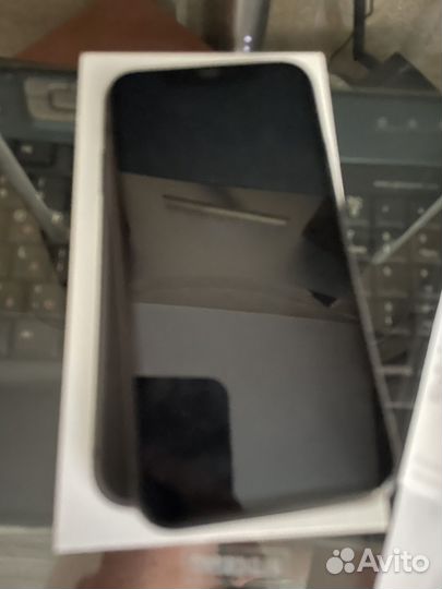 Телефон iPhone 11