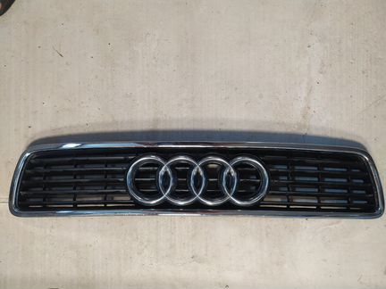Решетка радиатора Audi