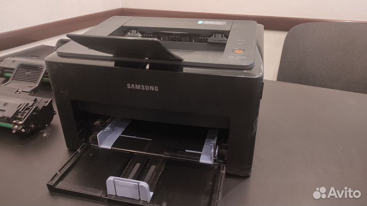Лазерный принтер и два картриджа Samsung ml-1640