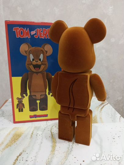 Фигурка Bearbrick 28cm, из серии 