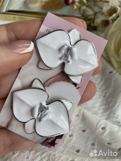 Серьги цветок орхидеи эмаль