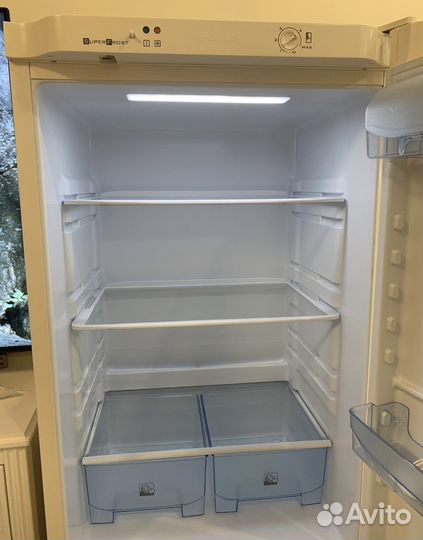 Холодильник б/у в отличном состоянии