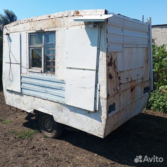 Прицеп для проживания или торговли