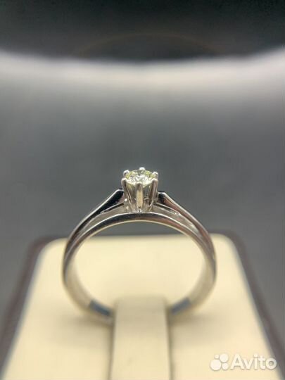 Золотое кольцо с бриллиантом 0.23ct