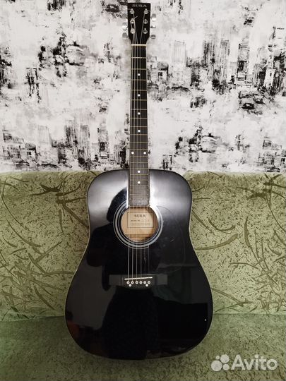 Акустическая гитара