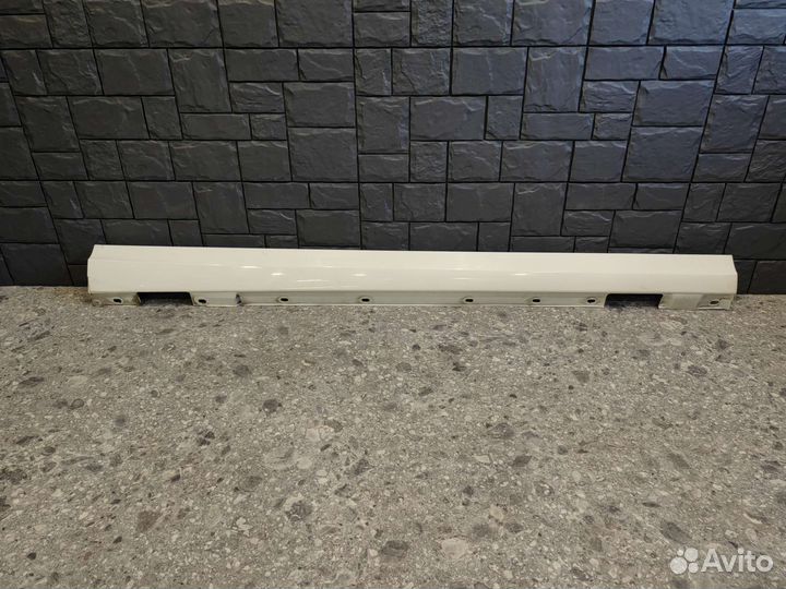 Порог правый W204