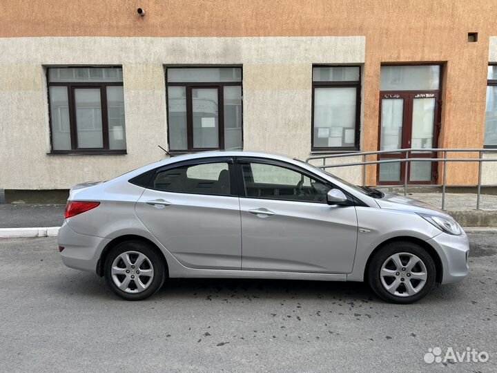 Hyundai Solaris 1.4 AT, 2013, 180 000 км