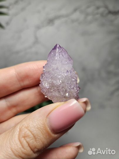 Аметист кактусовидный с двумя вершинами