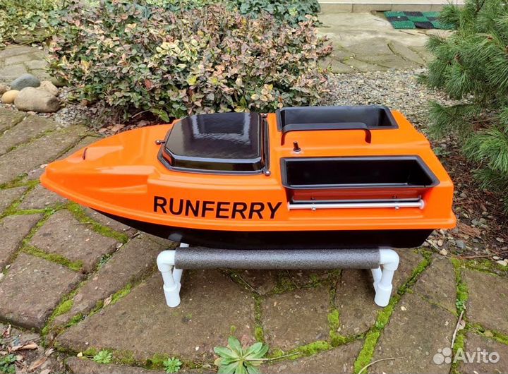 Прикормочный карповый кораблик Ранферри Speed V4