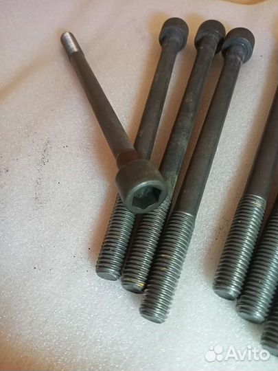 Болт гбц cga3de / cg13de cg10de Nissan