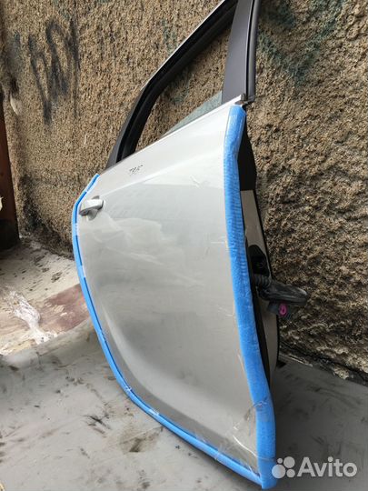 Дверь задняя правая Opel Astra J 5dr