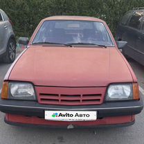 Opel Ascona 1.6 MT, 1982, битый, 52 000 км, с пробегом, цена 190 000 руб.