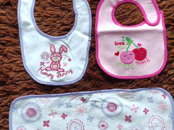 Нагрудники- слюнявчики