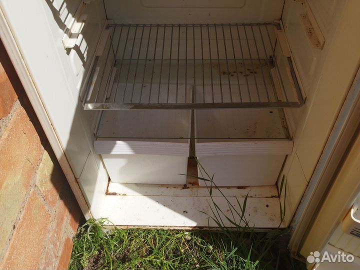 Холодильник бу рабочий 1990 года