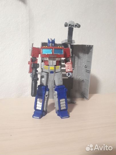 Transformers Earthrise optimus prime