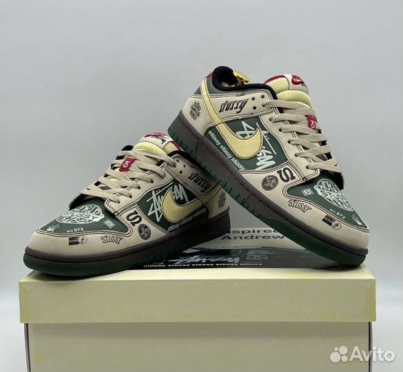 Nike Dunk SB Low Stussy 572