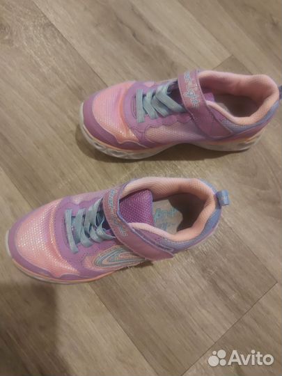 Кроссовки для девочки