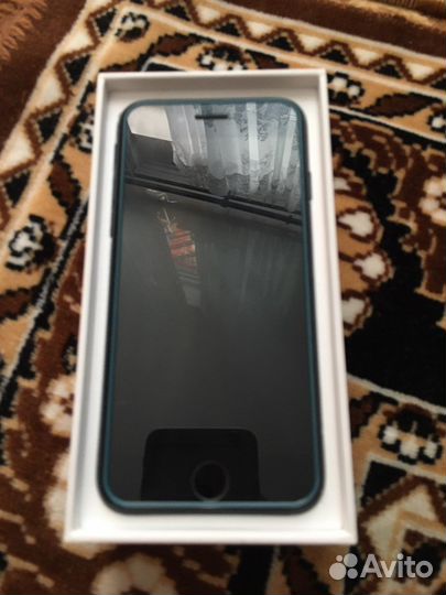 Телефон iPhone SE 2020