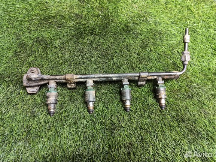 Топливная рампа с форсунками Daewoo Nexia