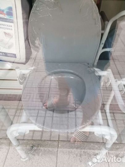 Кресло санитарное инвалидное