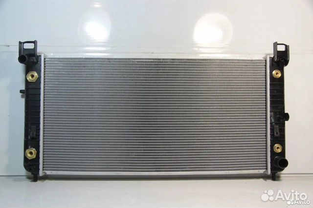 Радиатор Cadillac Escalade/Chevrolet Tahoe 900