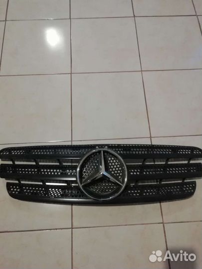 Решетка радиатора мерседес бенс M163