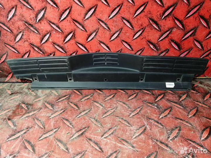 Накладка заднего бампера Mitsubishi Pajero 4