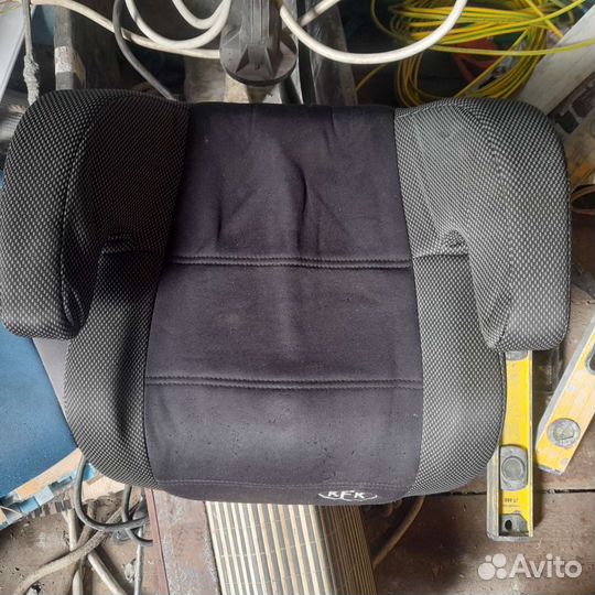 Автокресло бустер