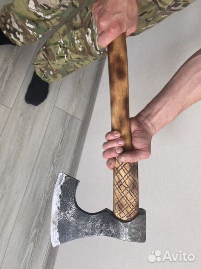 Кованый топор