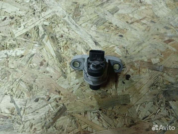 Датчик коленвала Volvo Xc70 D 5244 T17 2012