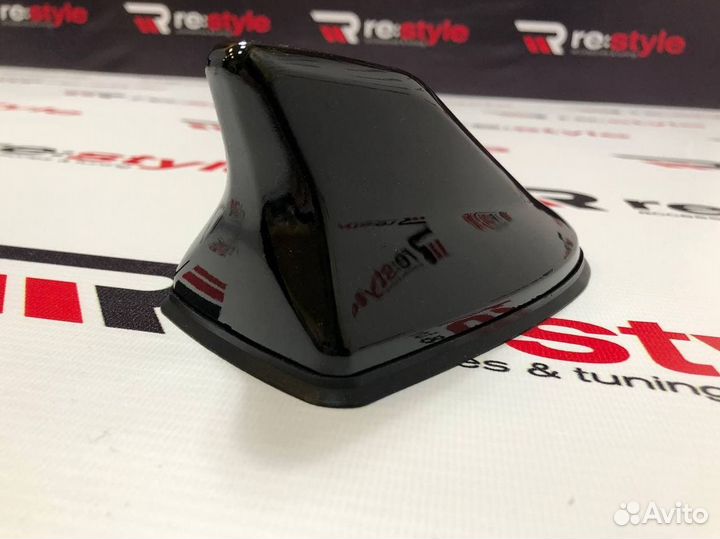 Антенна акулий плавник черный Y107