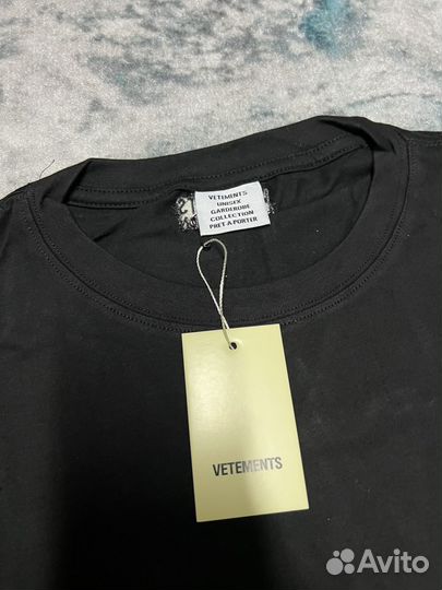 Футболка Vetements Hello my name is ветмо