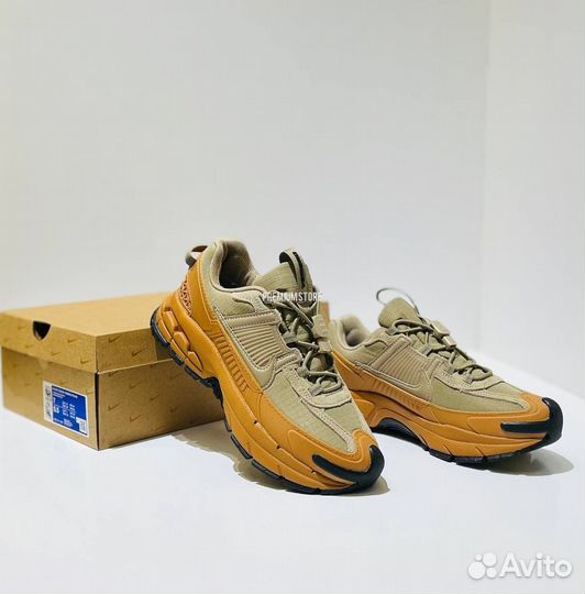 Кроссовки Nike Air Zoom Vomero 5 женские