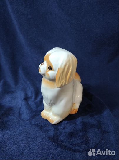 Фарфоровая статуэтка 