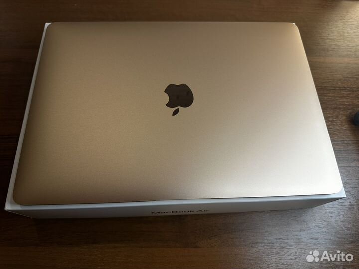 MacBook Air 13 2020 М1 8Gb/256SSD/80ц