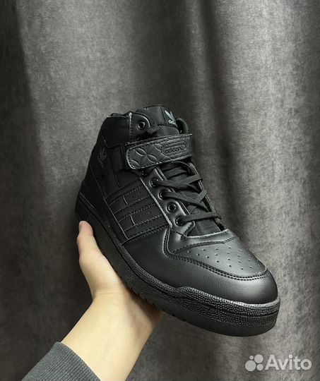 Adidas зимняя обувь 45 размер нов