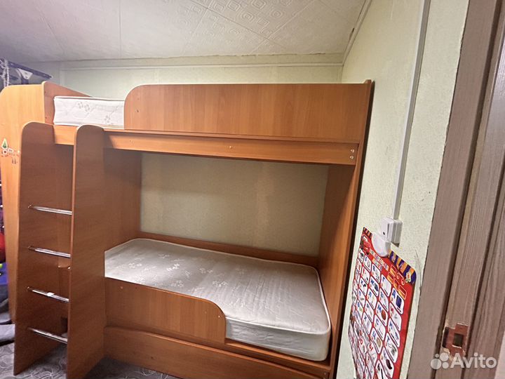 Двухъярусная кровать бу с матрасами