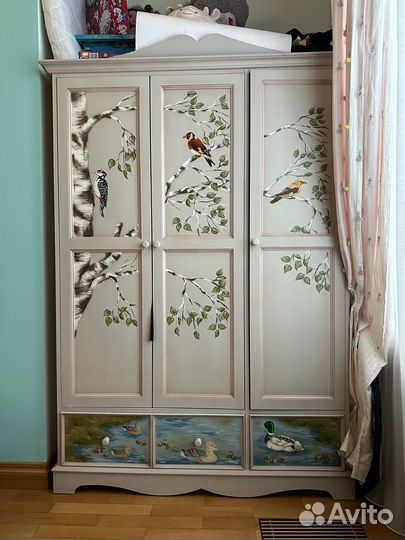 Мебель для детской комнаты бу из массива дерева