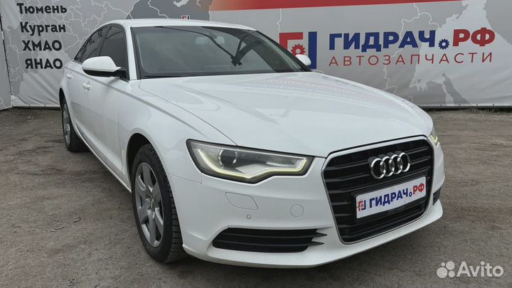 Накладка решетки радиатора Audi A6 (C7) 4G0807749D