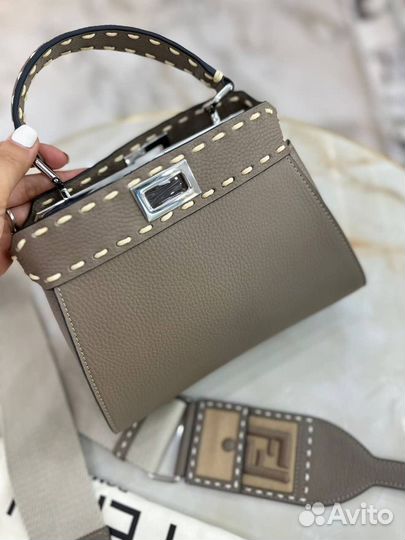 Сумка Fendi Peekaboo