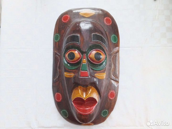 Маска африканская из черного дерева ручная работа