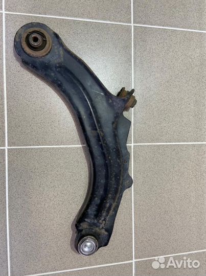 Рычаг передний левый Renault Megane II 2007 г