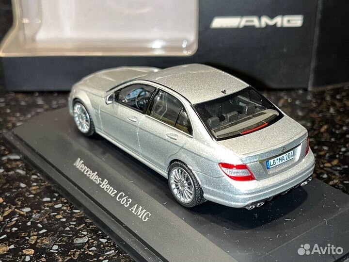 1:43 Schuco Mercedes-Benz c63 amg w204