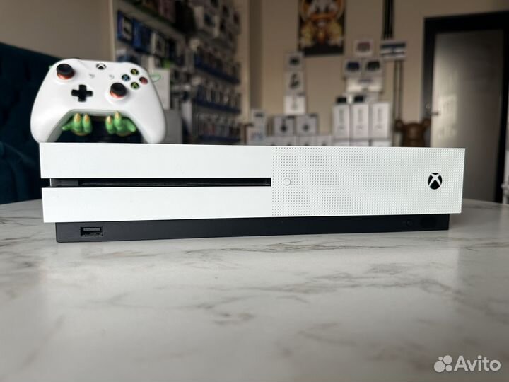 Xbox One S 1TB гарантия отличное состояние