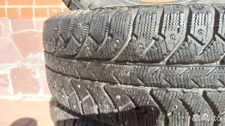 Bridgestone Ice Cruiser 7000S 205/60 R16 92T