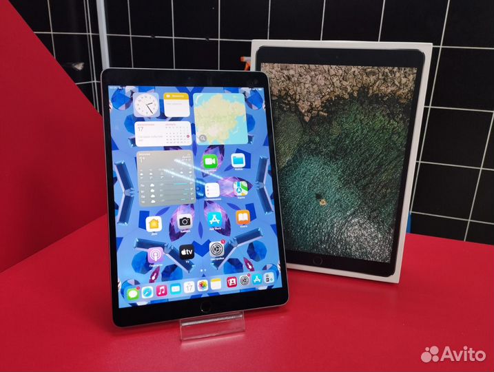 Планшет Apple iPad Pro Wi-Fi 10.5 64 GB