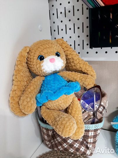 Вязаная мягкая игрушка Зайка в платье