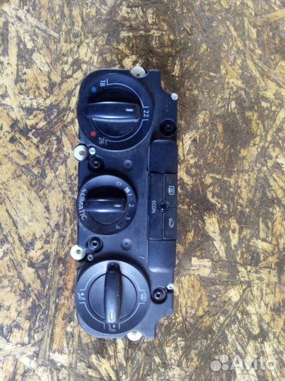 Блок управления климат-контролем Volkswagen Golf 5